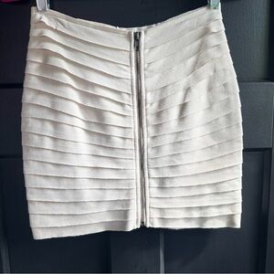 Urban Outfitters Silence & Noise Size Small Elegant Cream Mini Skirt ⭐